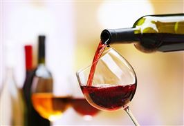 Những lợi ích của rượu vang đỏ và những lưu ý khi sử dụng