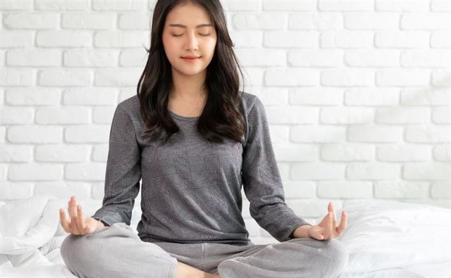 Tăng cường và phục hồi chức năng phổi cùng những bài tập thở đơn giản.