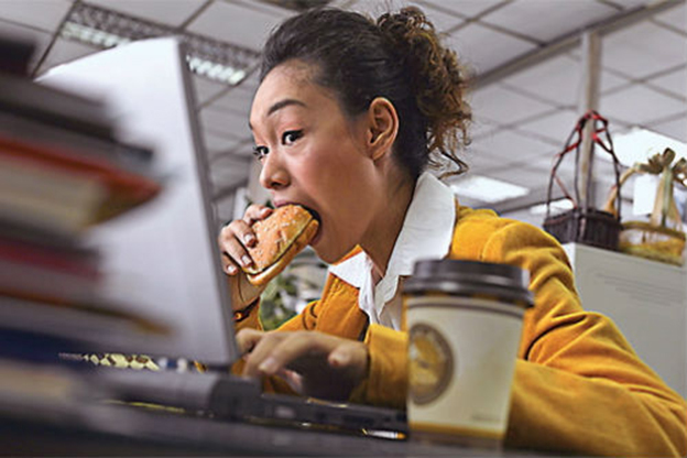 Những người có tuổi thọ ngắn thường có 5 điểm chung khi ăn uống, lưu ý 4 kiểu ăn này để sống lâu hơn - 1